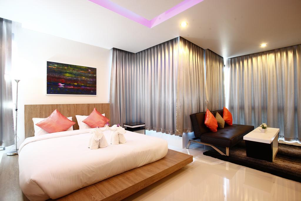 Buasri By Ohm Appartement Patong Buitenkant foto